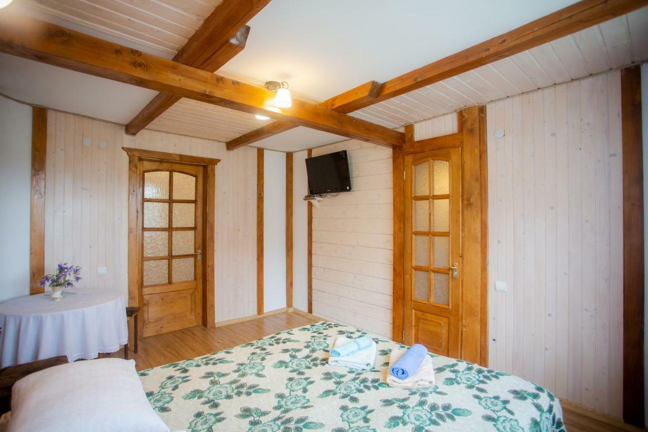 Hotel Сервус Guest Jaremče Esterno foto