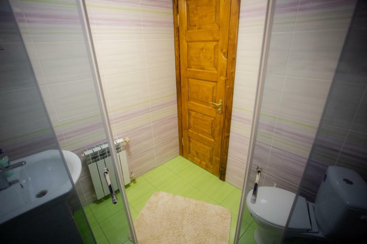 Hotel Сервус Guest Jaremče Esterno foto