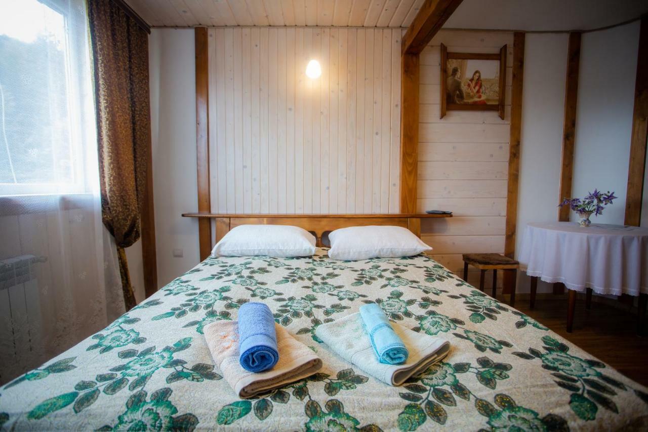 Hotel Сервус Guest Jaremče Esterno foto