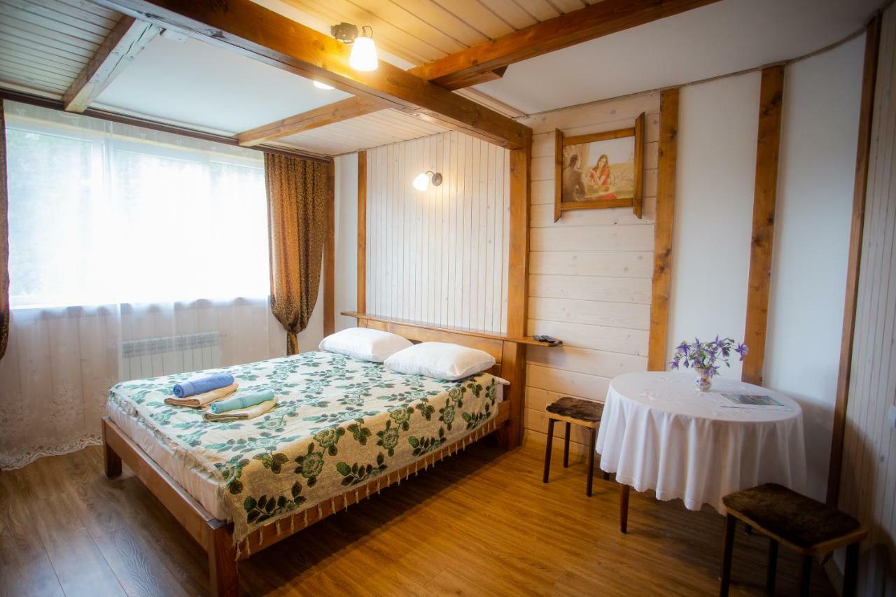 Hotel Сервус Guest Jaremče Esterno foto