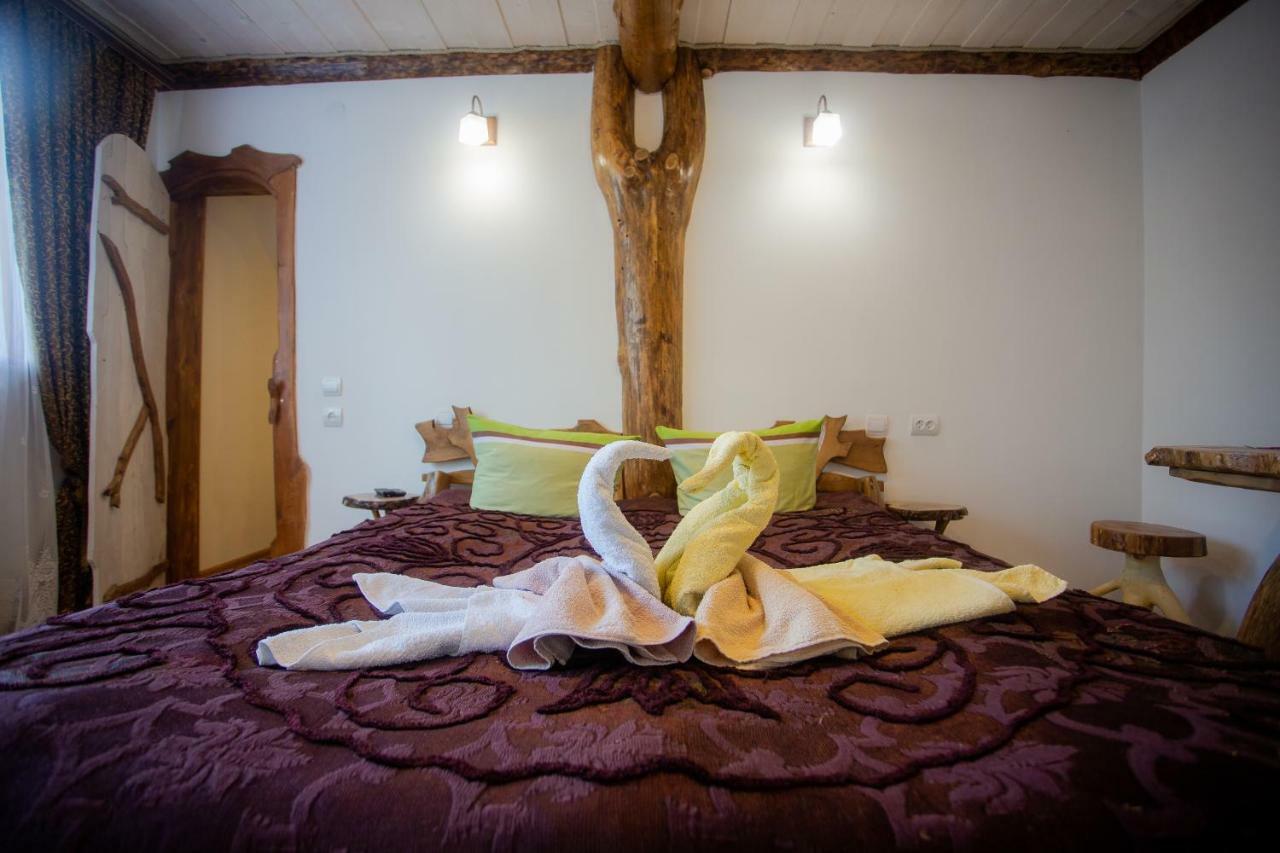 Hotel Сервус Guest Jaremče Esterno foto