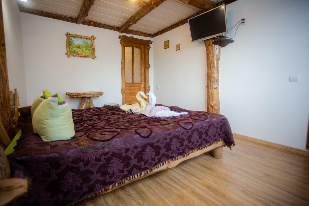 Hotel Сервус Guest Jaremče Esterno foto