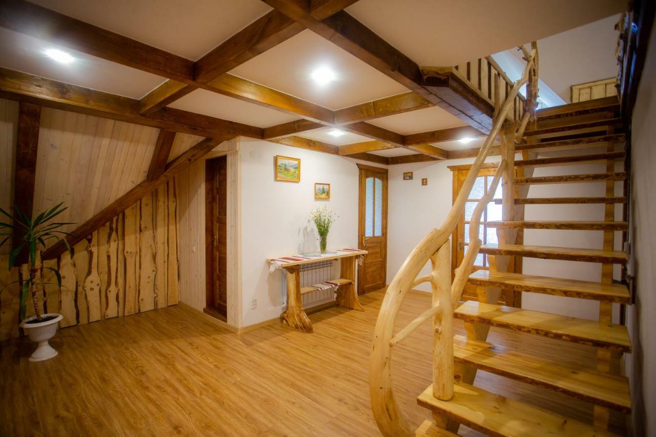 Hotel Сервус Guest Jaremče Esterno foto